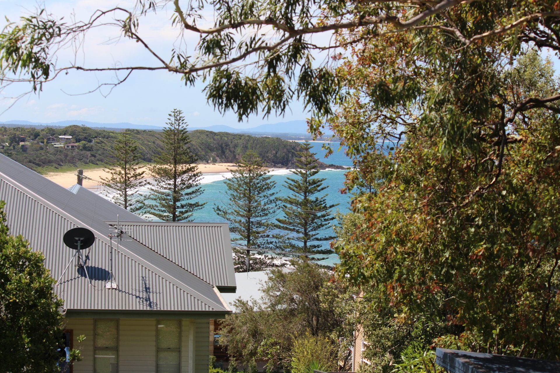 Camelot; coastal home in the heart of Black Head. Forster Holiday